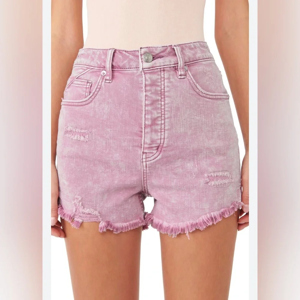 Free People Curvy High Waisted Distressed Cut Off Shorts 💕
